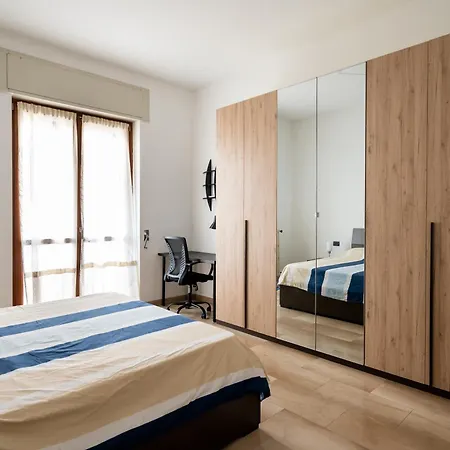 Spacious Aparment 10 Mins Walk From Duomo ميلان