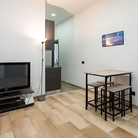 شقة Spacious Aparment 10 Mins Walk From Duomo ميلان