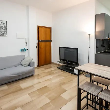 شقة Spacious Aparment 10 Mins Walk From Duomo