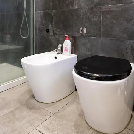 شقة Spacious Aparment 10 Mins Walk From Duomo *